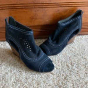 Women's Navy Blue Naughty Monkey Women's Sharon Wedge Pump , Size 8.5